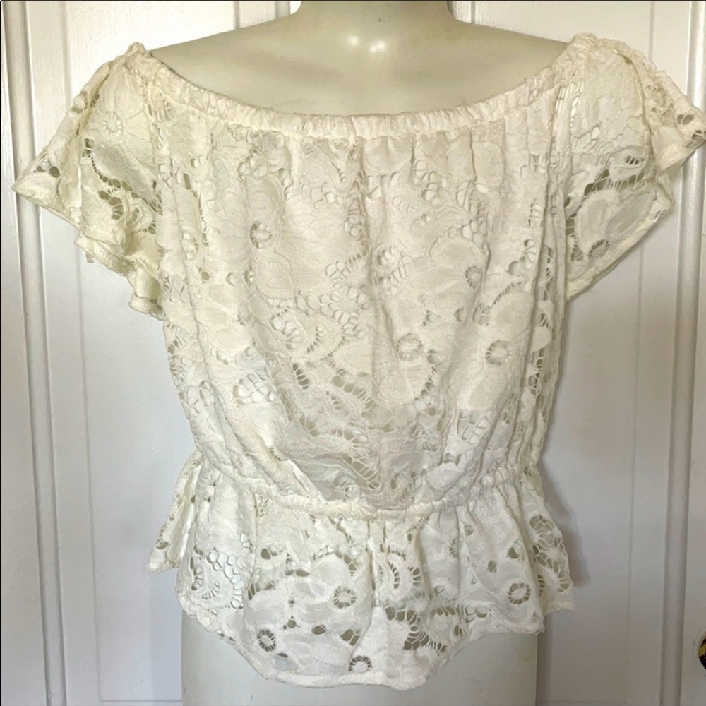 New Evolutionary off shoulder top, size L.